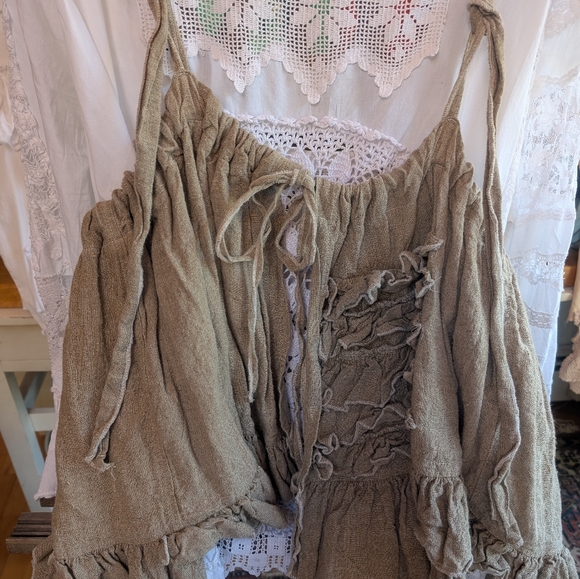 💥SOLD💥Magnolia Pearl Linen Apron - Picture 6 of 9